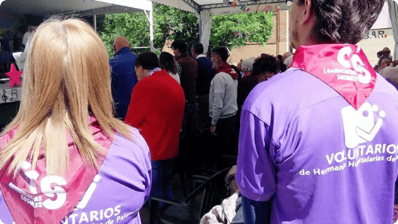 Personas voluntarias de Hermanas Hospitalarias participan en una actividad en Palencia